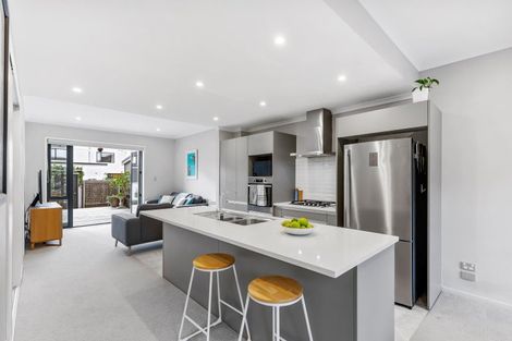 Photo of property in 37 Mapou Road, Hobsonville, Auckland, 0616