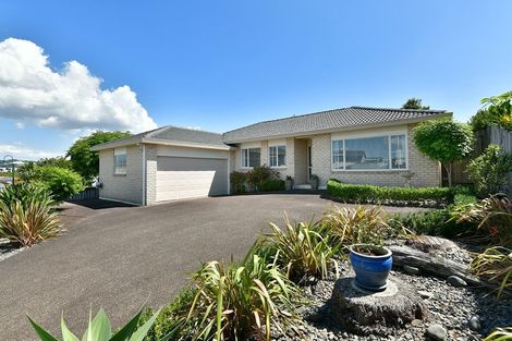 Photo of property in 93 Tauranga Place, Orewa, 0931