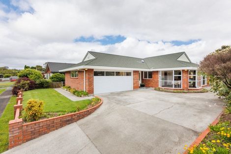 Photo of property in 12 Hind Place, Hokowhitu, Palmerston North, 4410