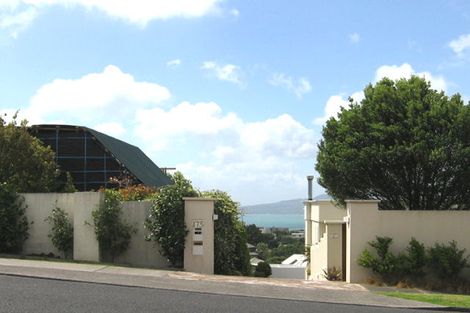 Photo of property in 2/173 East Coast Road, Castor Bay, Auckland, 0620