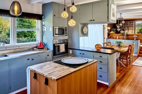 Photo of property in 70 Winara Avenue, Waikanae, 5036