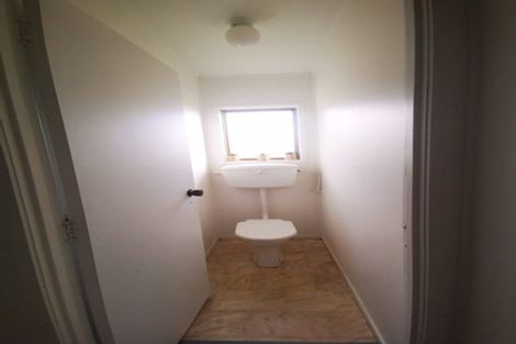 Photo of property in 28 Claverdon Drive, Massey, Auckland, 0614