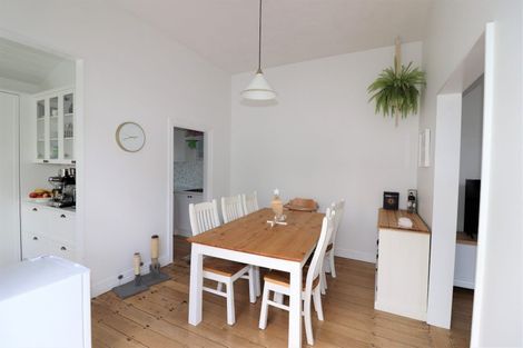 Photo of property in 98 Somerfield Street, Somerfield, Christchurch, 8024