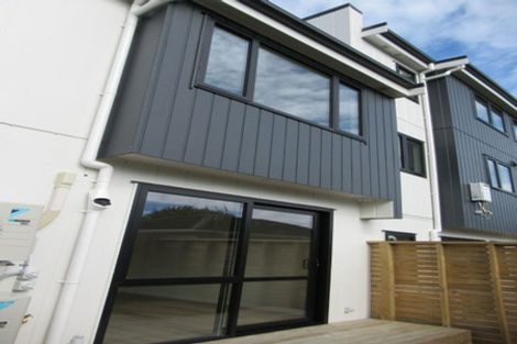 Photo of property in 2 Nikau Street, New Lynn, Auckland, 0600