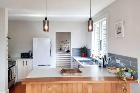 Photo of property in 36 Aratoro Place, Mount Pleasant, Christchurch, 8081