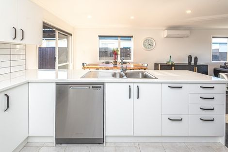 Photo of property in 16 Magnolia Crescent, Tawhero, Whanganui, 4501