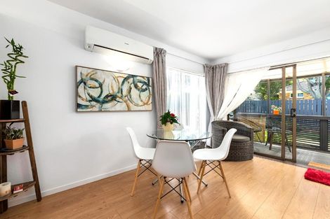 Photo of property in 1/2 Tristram Avenue, Forrest Hill, Auckland, 0620