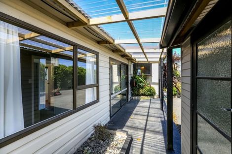 Photo of property in 421 Mangorei Road, Highlands Park, New Plymouth, 4312