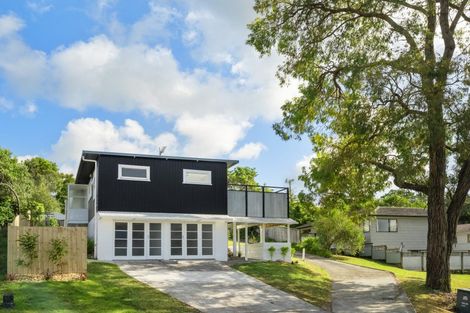 Photo of property in 6a Tallington Crescent, Torbay, Auckland, 0630