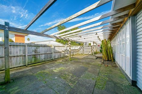 Photo of property in 26 Miller Road, Mangere Bridge, Auckland, 2022