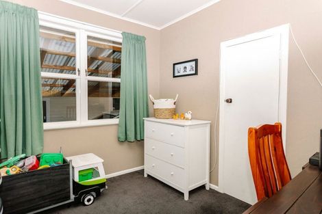 Photo of property in 17 Smith Street, Dannevirke, 4930