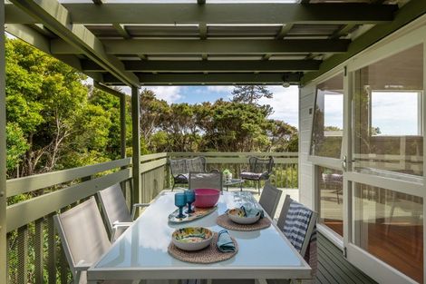 Photo of property in 7 Tranquil Glade, Hillcrest, Auckland, 0627