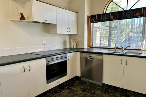 Photo of property in 11 Woodgate Court, Fitzherbert, Palmerston North, 4410