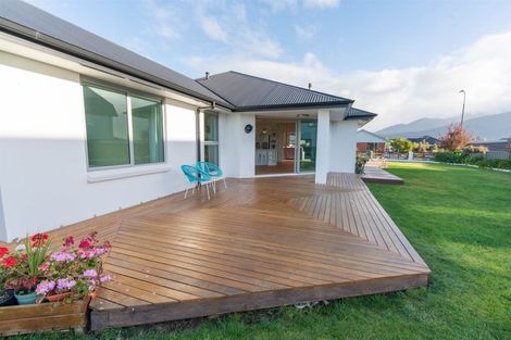 Photo of property in 16 Acheron Way, Te Anau, 9600
