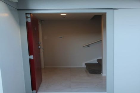 Photo of property in 6/61 Black Rock Road, Newlands, Wellington, 6037