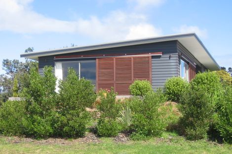 Photo of property in 8 Holiday Crescent, Mangawhai Heads, Mangawhai, 0505
