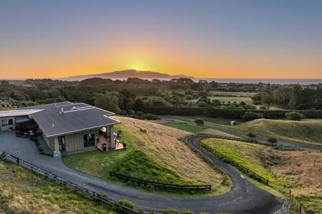 Photo of property in 187 Peka Peka Road, Peka Peka, Waikanae, 5391