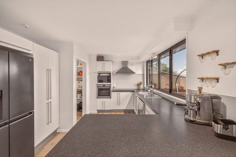 Photo of property in 5 Plains View, Mount Pleasant, Christchurch, 8081