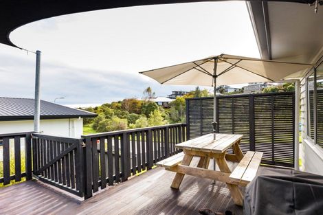 Photo of property in 103 Cashmere Drive, Fitzherbert, Palmerston North, 4410