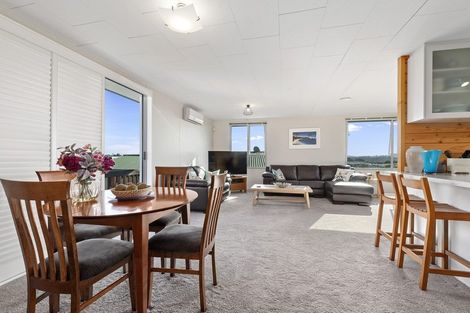 Photo of property in 1/17 Grenadine Place, Unsworth Heights, Auckland, 0632