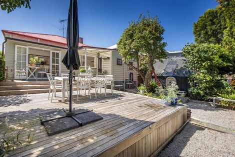 Photo of property in 37 Kiwi Road, Stanley Point, Auckland, 0624