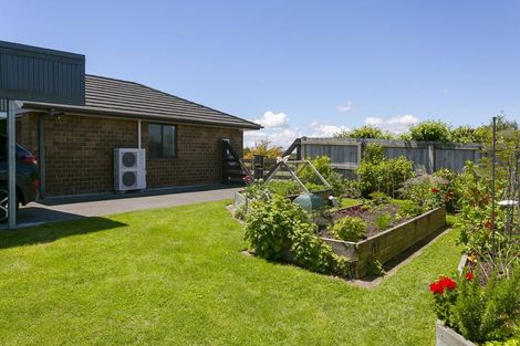 Photo of property in 71 Loch Views Road, Acacia Bay, Taupo, 3385