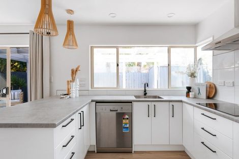 Photo of property in 91a Simpson Road, Papamoa Beach, Papamoa, 3118