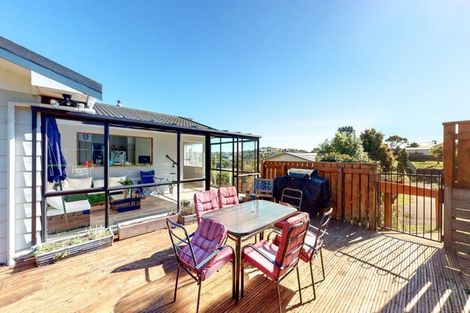 Photo of property in 3 Gaff Place, Whitby, Porirua, 5024