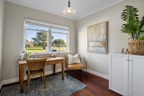 Photo of property in 162 Oceanbeach Road, Mount Maunganui, 3116