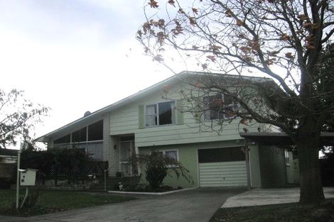 Photo of property in 16 Hollows Crescent, Takaro, Palmerston North, 4412