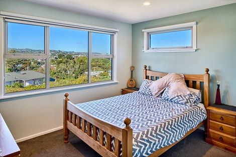 Photo of property in 92 Mana View Road, Paremata, Porirua, 5026