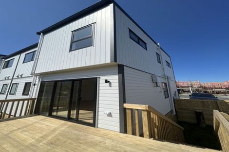 Photo of property in 41b Crestview Rise, Papakura, 2110