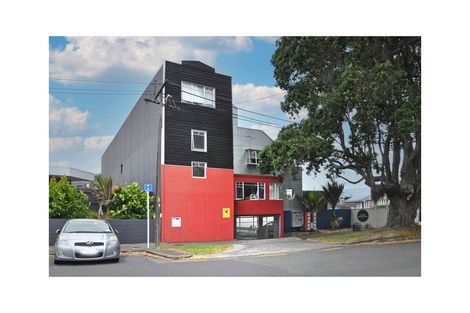 Photo of property in 7/2 Atarangi Road, Greenlane, Auckland, 1051