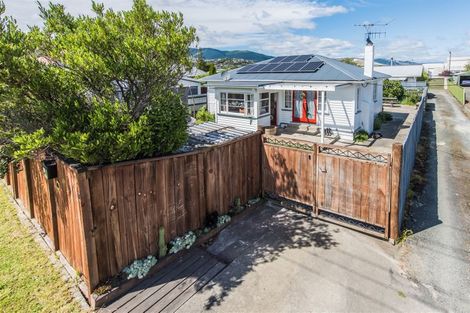 Photo of property in 19 Parkers Road, Tahunanui, Nelson, 7011