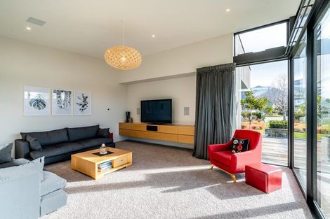 Photo of property in 4 Eden Close, Wanaka, 9305