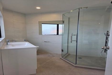 Photo of property in 12 Westergrove Place, West Harbour, Auckland, 0618