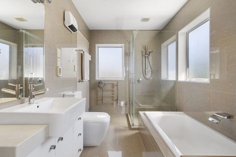 Photo of property in 74 Travis View Drive, Fairview Heights, Auckland, 0632