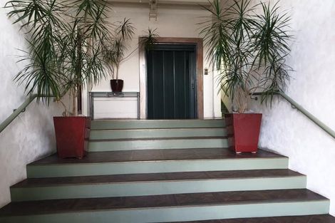 Photo of property in 2/37 Majoribanks Street, Mount Victoria, Wellington, 6011