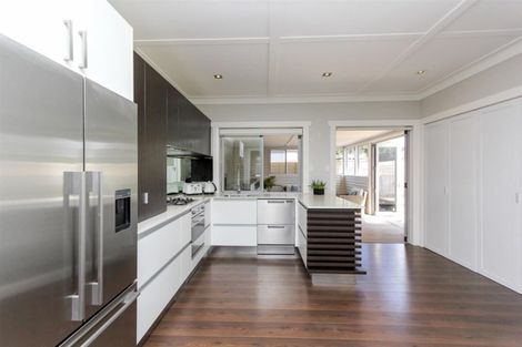 Photo of property in 30 Nobs Line, Strandon, New Plymouth, 4312