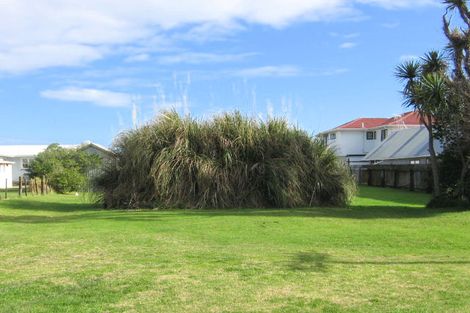 Photo of property in 11 Rosvall Place, Foxton Beach, Foxton, 4815