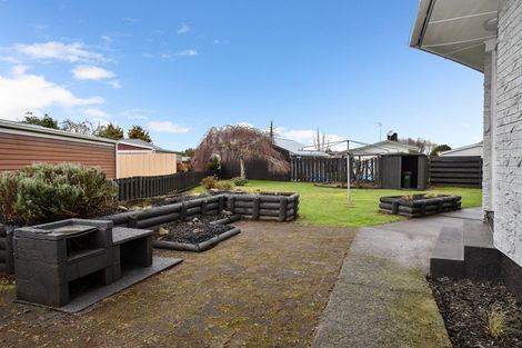 Photo of property in 10 Bremridge Place, Melville, Hamilton, 3206