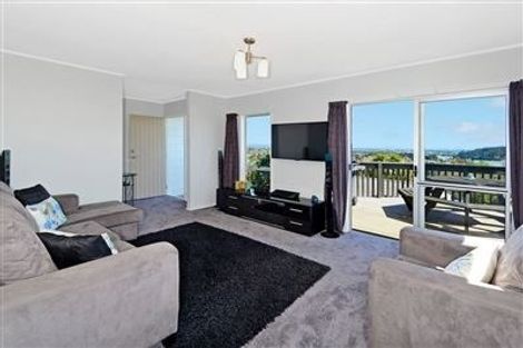 Photo of property in 1/14 Gillan Place, Bayview, Auckland, 0629