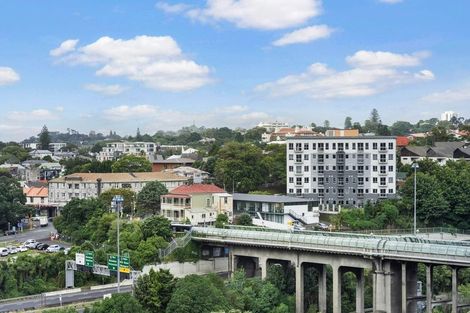 Photo of property in 9d/2 Saint Martins Lane, Grafton, Auckland, 1010