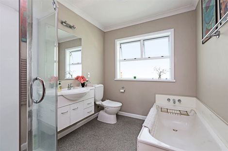 Photo of property in 309 Collinge Road, Mayfair, Hastings, 4122