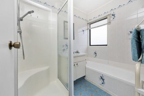 Photo of property in 39 Redlands Grove, Swanson, Auckland, 0612