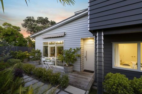 Photo of property in 35 Waione Avenue, Athenree, Waihi Beach, 3177