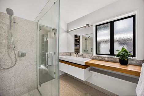 Photo of property in 44 William Bayes Place, Red Beach, 0932