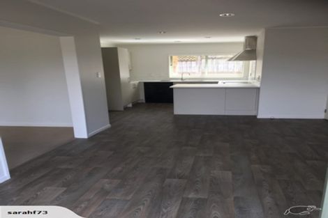 Photo of property in 42 The Glade South, Pukekohe, 2120