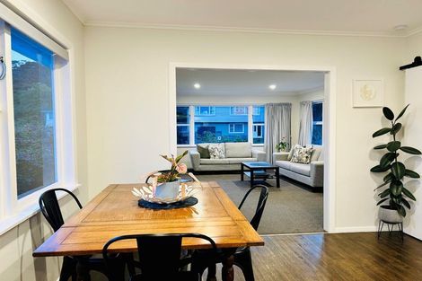 Photo of property in 4 Saint Johns Terrace, Tawa, Wellington, 5028