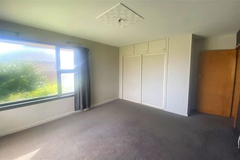 Photo of property in 8 Glenora Place, Hornby, Christchurch, 8042